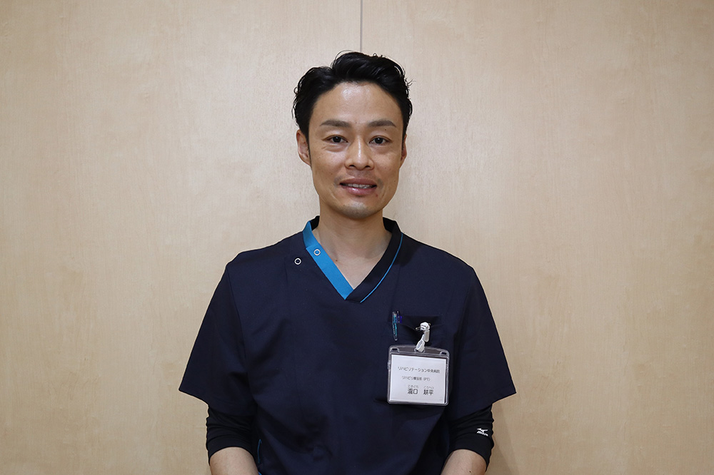 瀧口医師の顔写真